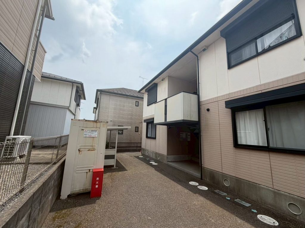 通路側から見た外観