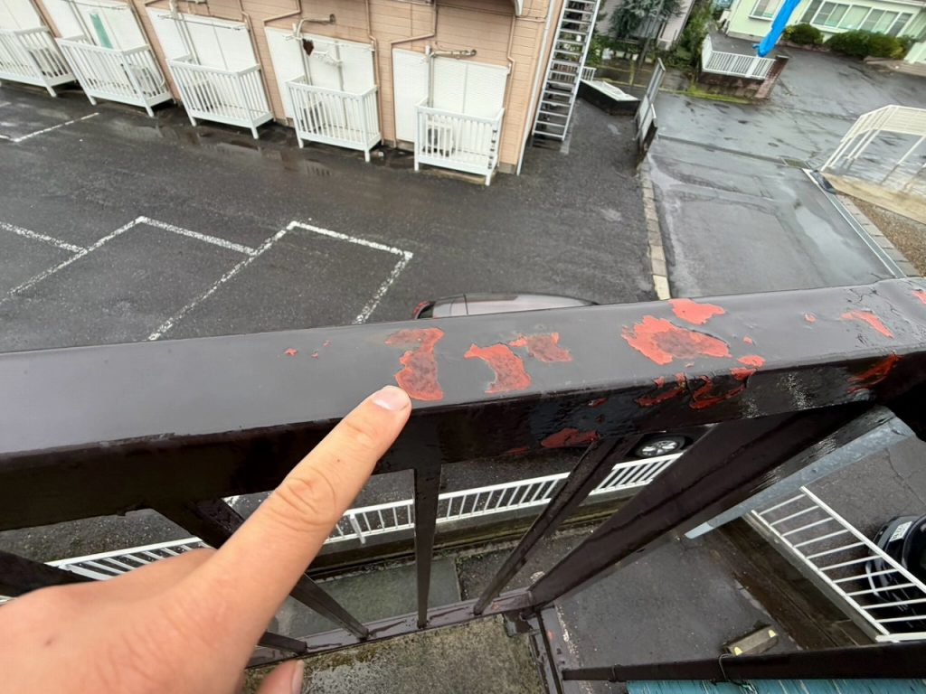 手すり塗膜の剥がれ
