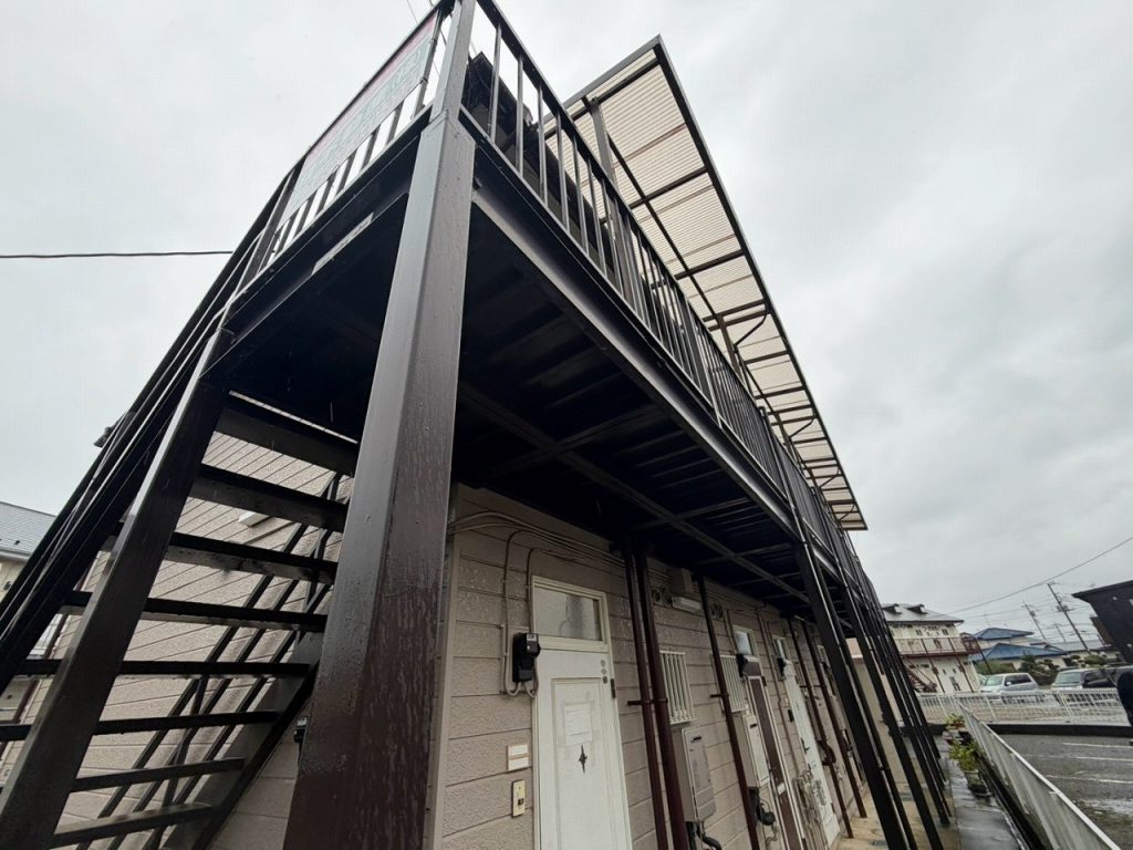 共用廊下下の鉄骨