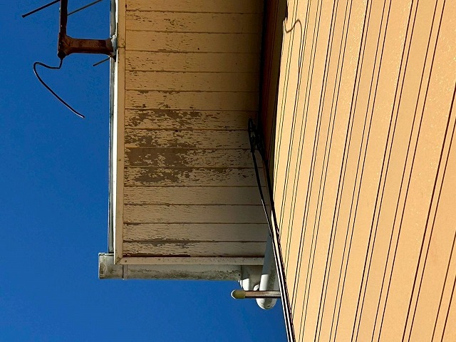 軒天の劣化写真