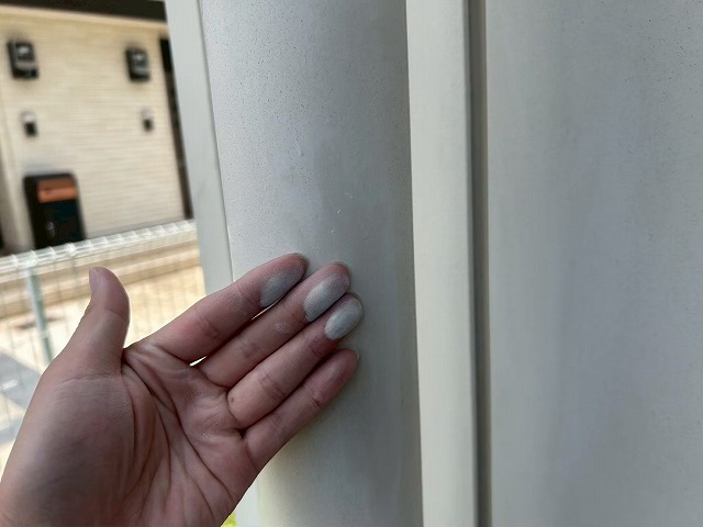 柱外壁の粉化確認