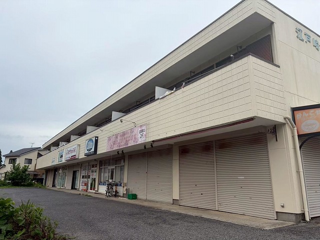 建物外観の斜め全景