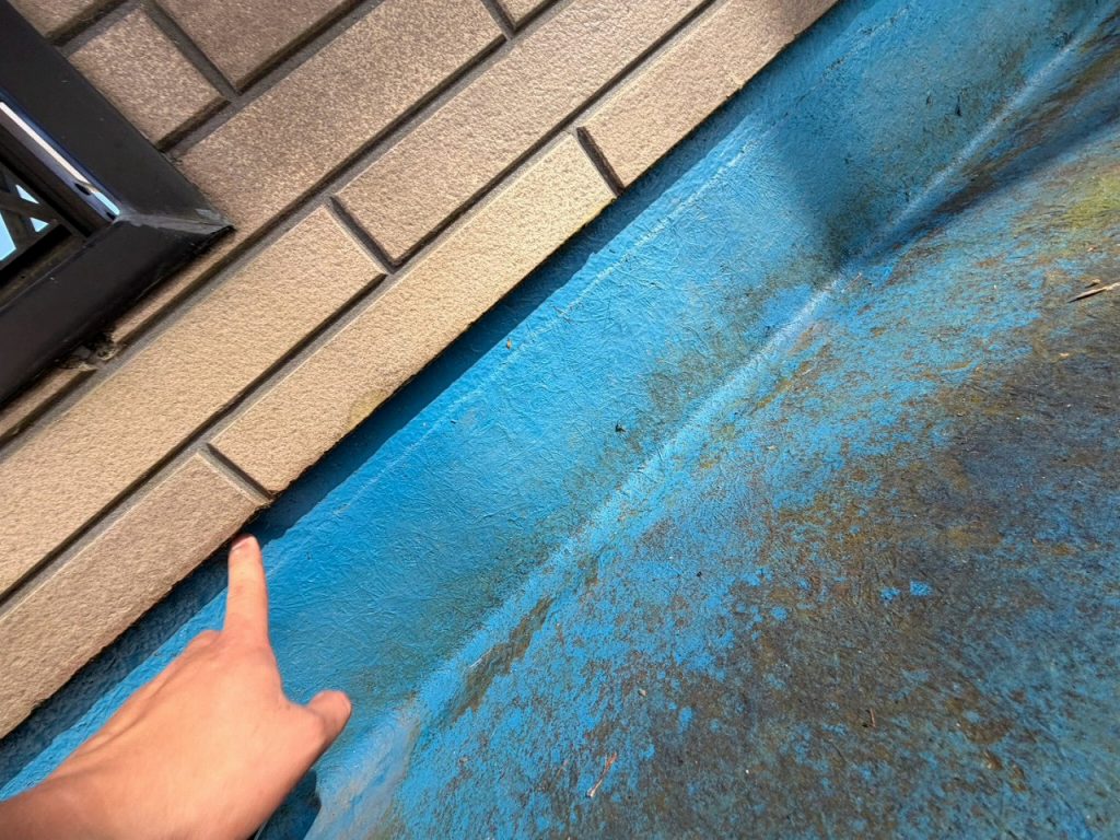 防水立ち上がりのすき間