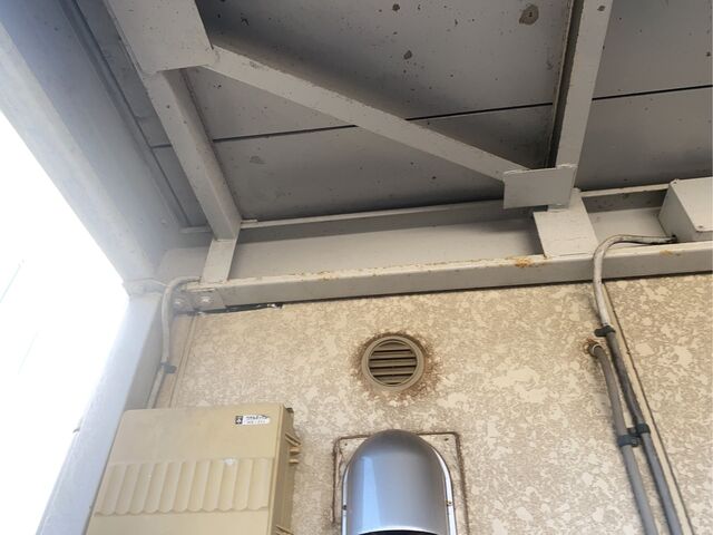 換気口周辺の外壁汚れ