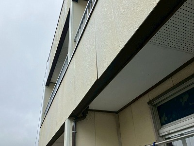二階外壁の継ぎ目状態