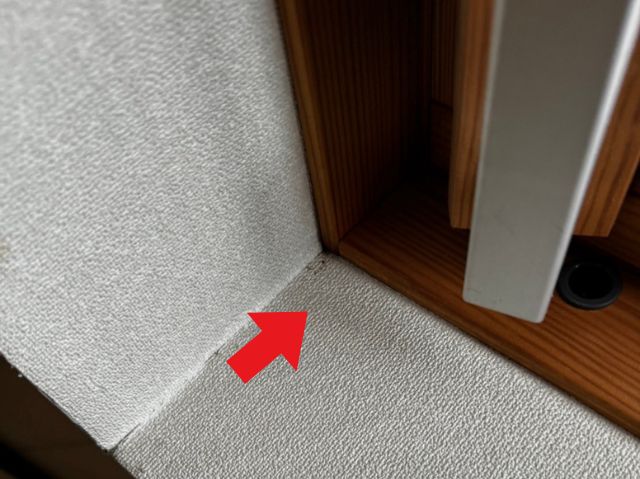 室内天井　黒いシミ