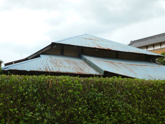 香取郡神崎町　部位毎の屋根の葺き替え工事、塗装工事、カバー工法使い分け　施工前