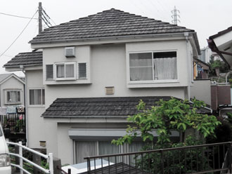 横浜市南区　屋根塗装工事事例　屋根塗装で外見が一新！（水系ナノシリコン）　施工前