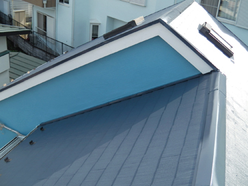 横浜市泉区　棟板金交換　屋根塗装　外壁塗装　綺麗になったスレート屋根　施工後