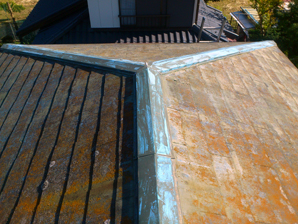 木更津市　強風による棟板金の外れ　棟板金交換・屋根塗装工事　施工前