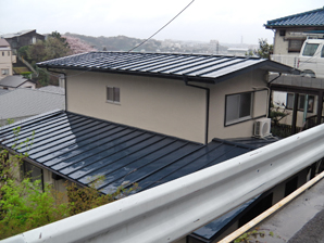 藤沢市善行駅　瓦棒葺きによる屋根カバー工法　施工前