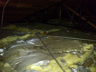 三鷹市　太陽光設置後の雨漏り調査　断熱材