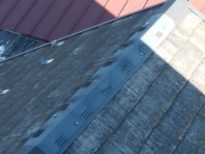 町田市　外壁塗装　屋根点検　換気棟の色褪せ