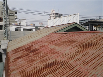 トタン屋根からスレートの屋根へ｜横浜市南区、施工前写真