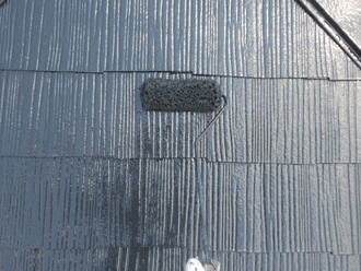 豊島区　高日射反射率塗料を使った屋根塗装　サーモアイSiで中塗りと上塗り