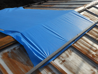千葉市稲毛区　現地調査　屋根の様子　雨漏り箇所をブルーシートで養生