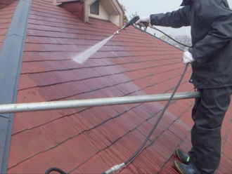 江戸川区　屋根塗装　高圧洗浄の様子