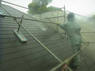 江戸川区　屋根足場を使った屋根塗装　高圧洗浄