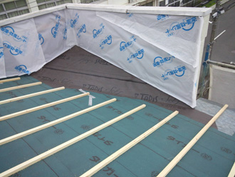葛飾区 工場の屋根葺き替え工事　防水紙設置