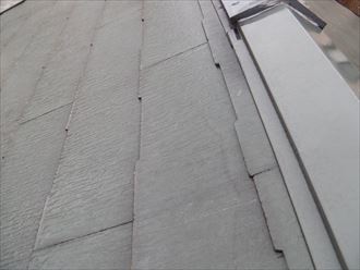 横浜市緑区｜屋根葺き替え工事でスレートのひび割れを解消！、施工前写真