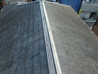 川崎市高津区｜棟板金飛散に伴いスレートの補修と屋根塗装も実施！、施工前写真