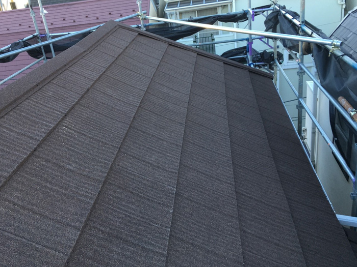 江東区　金属屋根材のエコグラーニで屋根カバー工法