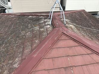 印西市高花で築22年のスレート屋根の塗装と棟板金を交換、施工前写真