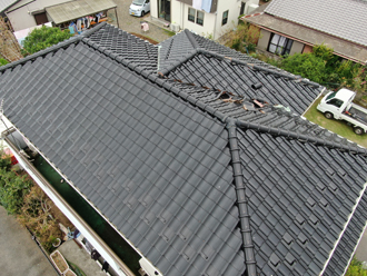 台風で互が剥がされた屋根