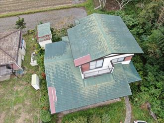 台風で被害を受けた屋根