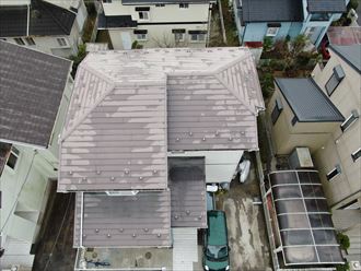 茂原市松ヶ島にて劣化した金属屋根をヤネフレッシュでの屋根塗装でイメージチェンジ、施工前写真
