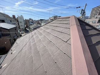 江戸川区松島にてスーパーガルテクト（シェイドチャコール）を使用し屋根カバー工事を実施致しました、施工前写真