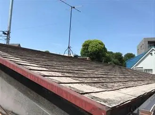 千代田区のアパートにて屋根カバー工法・雨樋交換工事、施工前写真