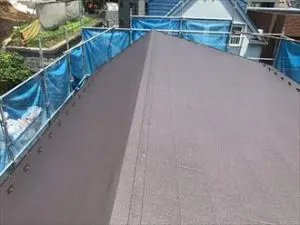 スーパーガルテクトによる屋根カバー工法